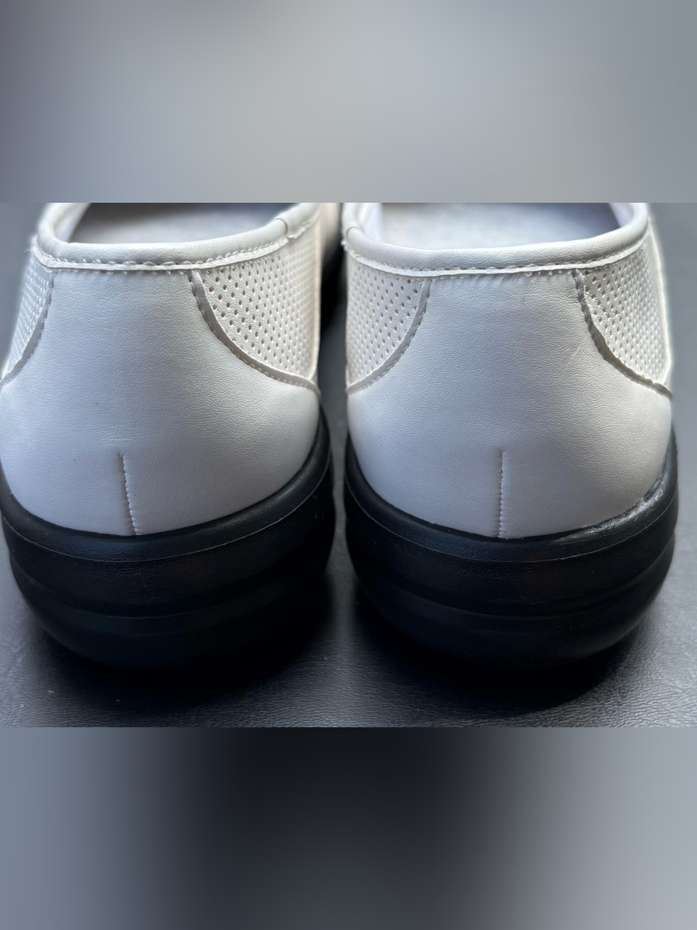 NEW women’s white leather Clark’s Cloudsteppers shoes. Lightweight flats - Picture 9 of 10